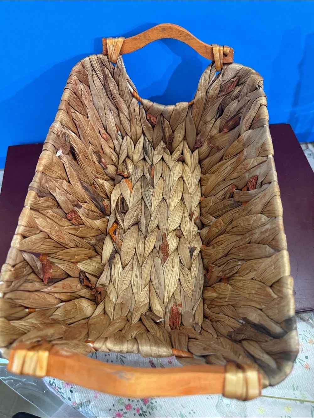 Woven Storage Basket with wood Handles - Natural Brown